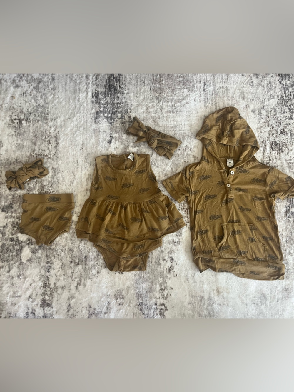 Kate Quinn Set: three separate outfits in three sizes